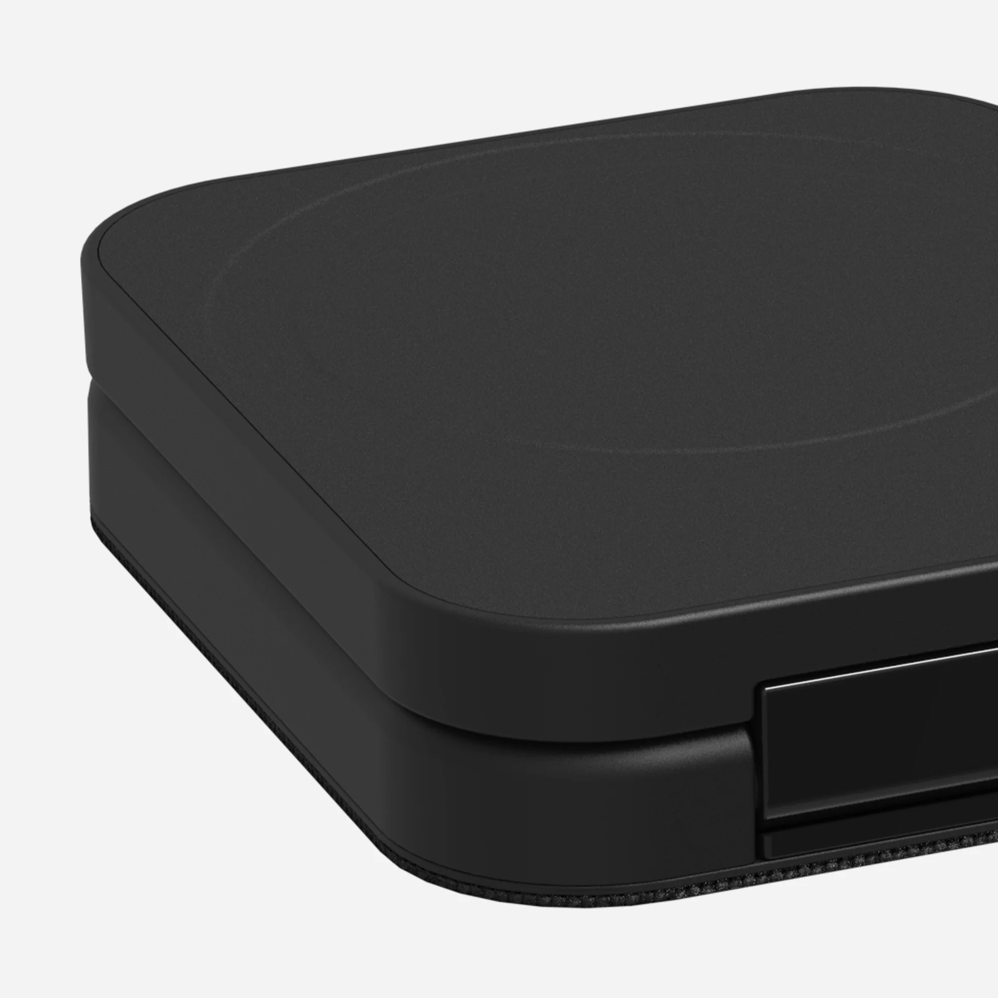 3-in-1 Portable Travel Charger with MagSafe Global Edition - Image 4