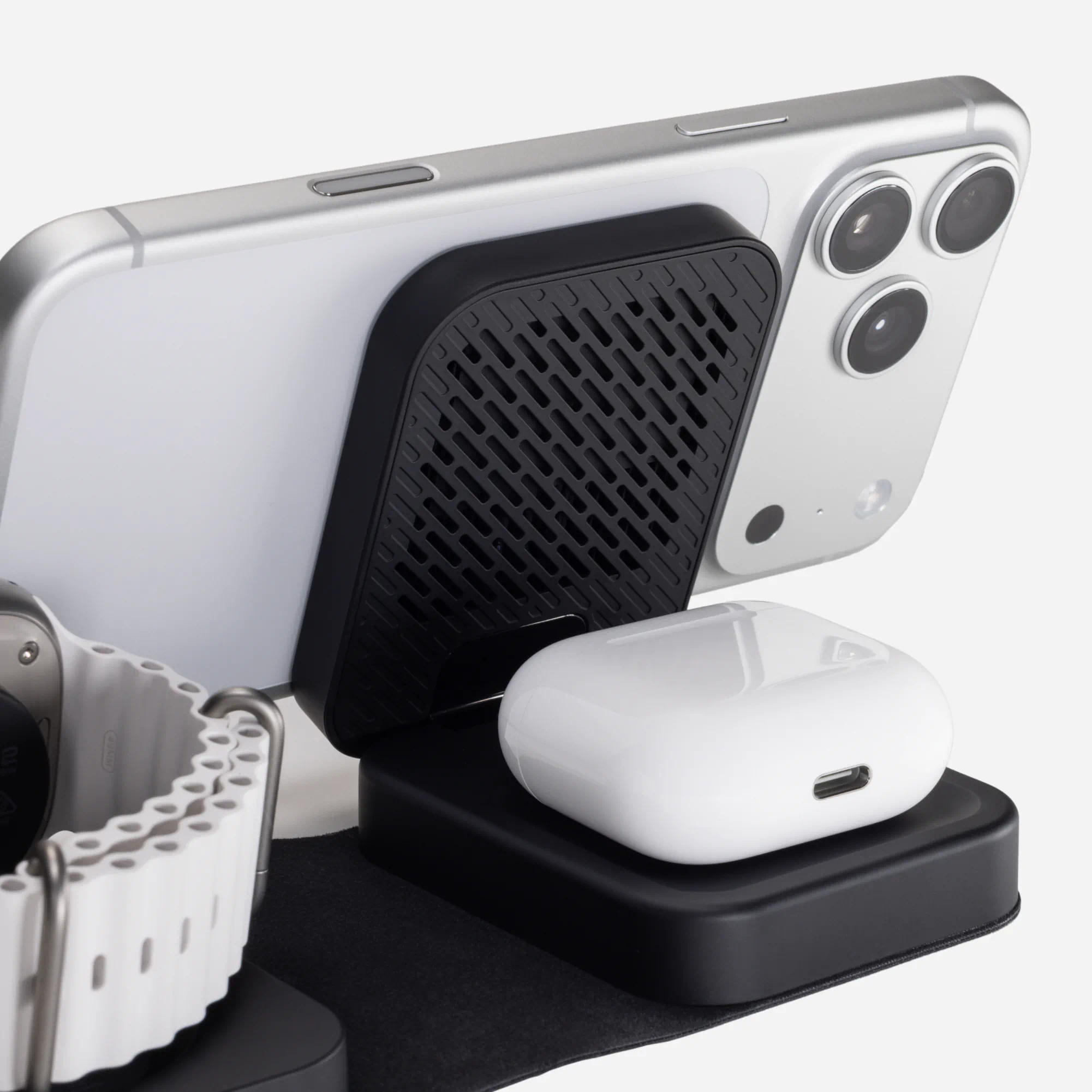 Roam 3-in-1 Travel Charger - Image 5