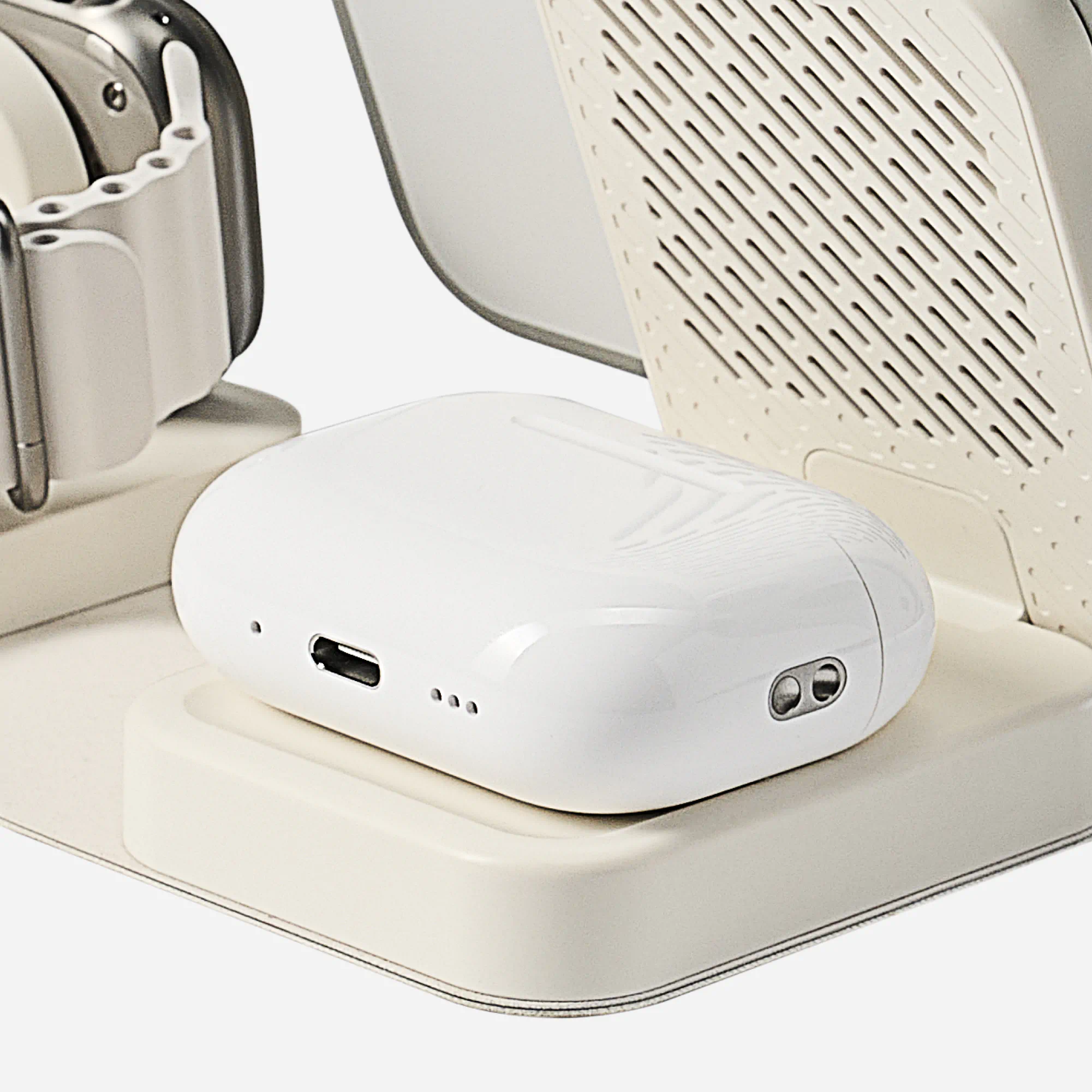 Roam 3-in-1 Travel Charger - Image 3